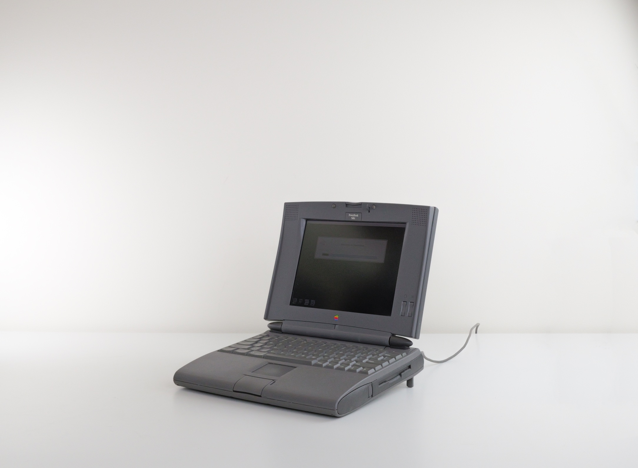 Macintosh PowerBook 540c three-quarter view